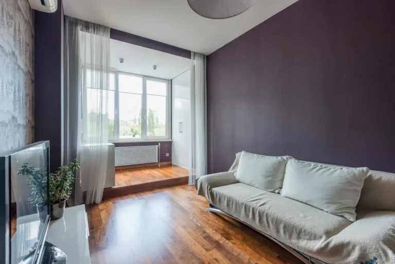 How to Choose Between Matte and Glossy Luxury Vinyl Flooring